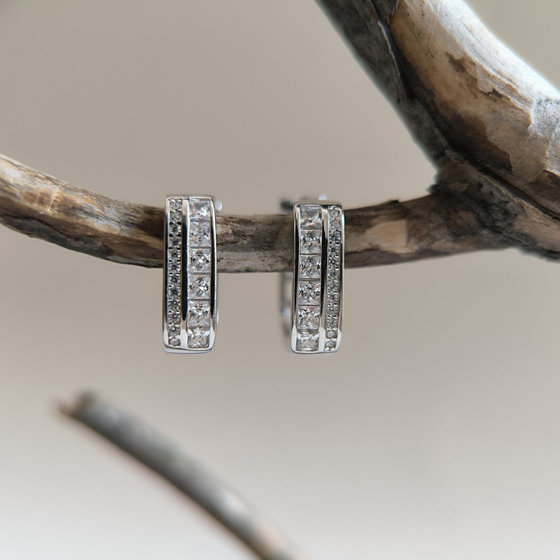 Серебряные серьги с фианитами