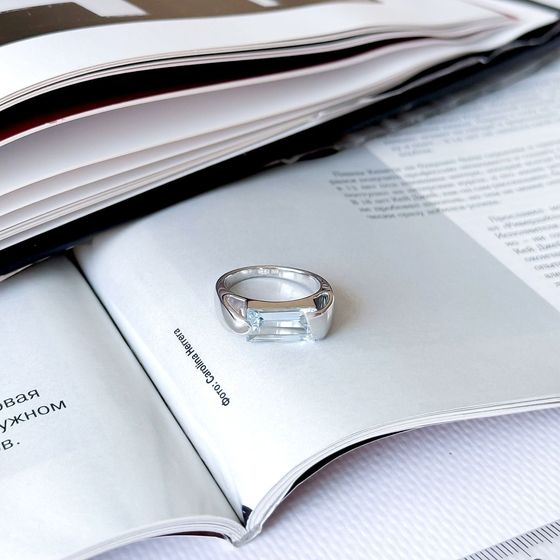 Серебряное кольцо с топазом 2.875ct
