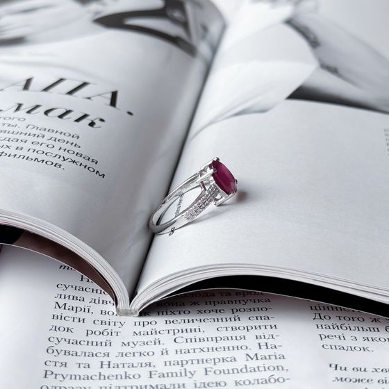 Серебряное кольцо с рубином