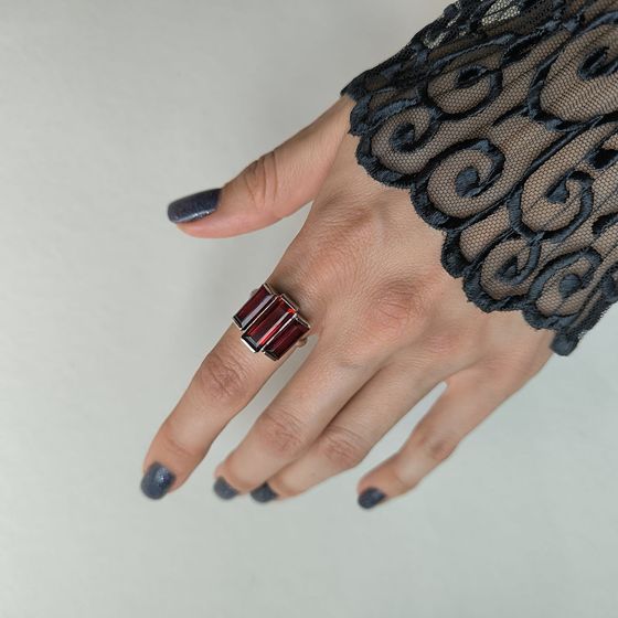 Серебряное кольцо с гранатом 6.2ct