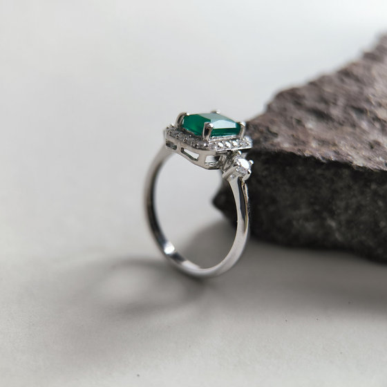Серебряное кольцо с агатом 1.568ct, фианитами