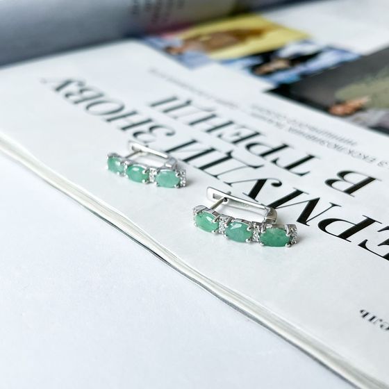 Серебряные серьги с изумрудом 3.136ct, фианитами