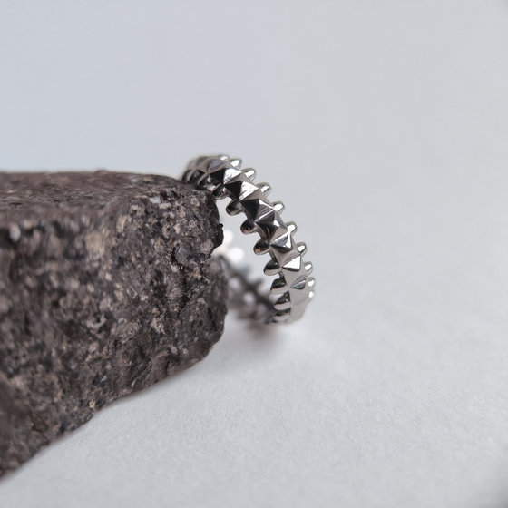 Серебряное кольцо без камней