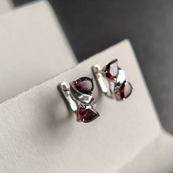 Серебряные серьги с гранатом 4.9ct