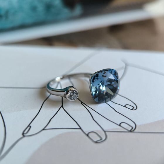 Серебряное кольцо с фианитами