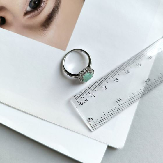 Серебряное кольцо с изумрудом 2.79ct, фианитами