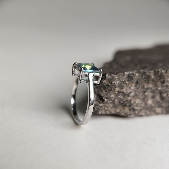 Серебряное кольцо с мистик топазом 1.908ct