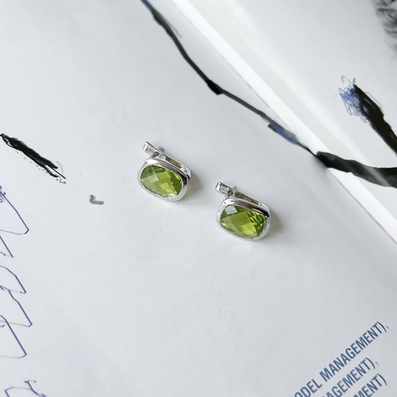 Серебряные серьги с хризолітом 6.567ct