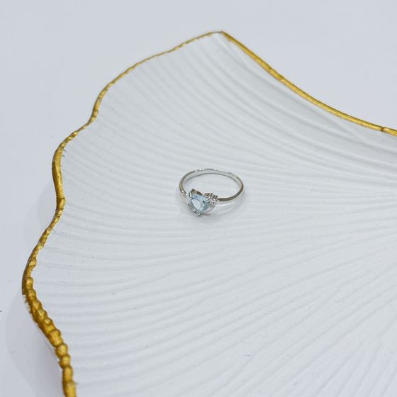 Серебряное кольцо с топазом 0.918ct
