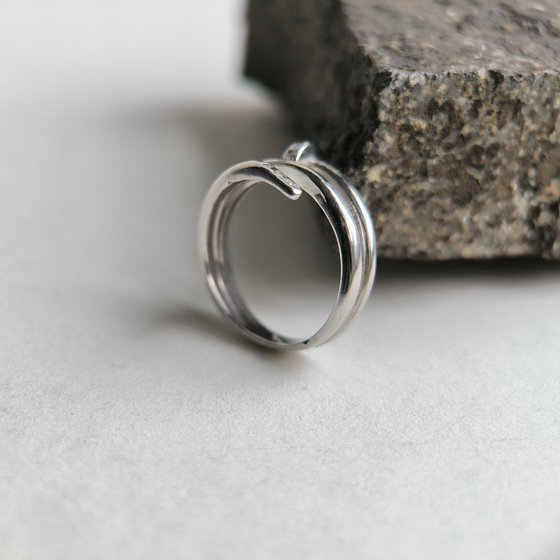 Серебряное кольцо с фианитами