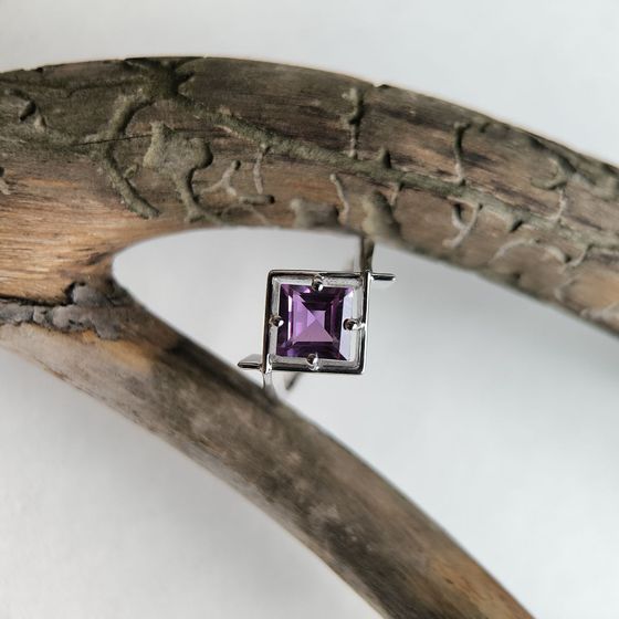 Серебряное кольцо с александритом 2.25ct