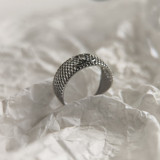 Серебряное кольцо без камней