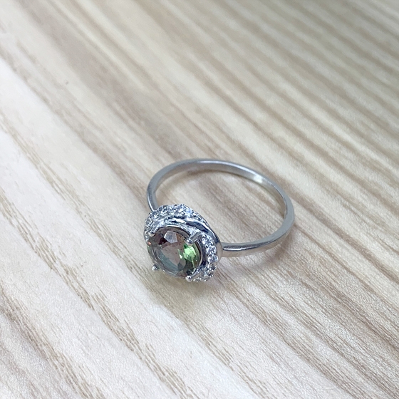 Серебряное кольцо с султанитом 1.57ct