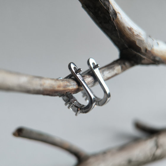 Серебряные серьги с фианитами