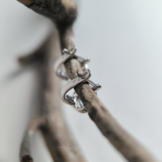 Серебряные серьги с топазом Лондон Блю 1.742ct, фианитами