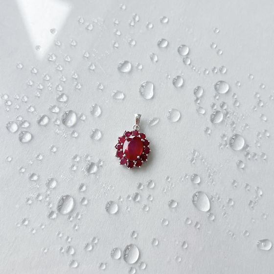 Серебряная подвеска с рубином 5.538ct