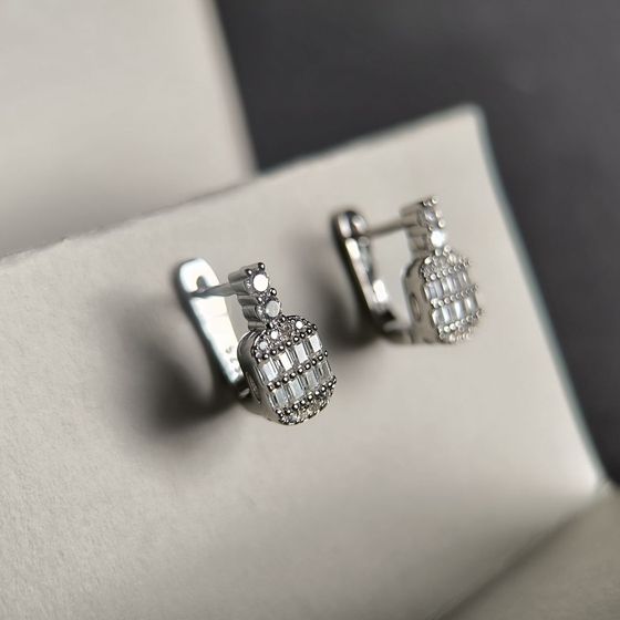 Серебряные серьги с фианитами