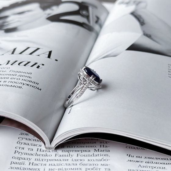 Серебряное кольцо с сапфиром 7.803ct, фианитами