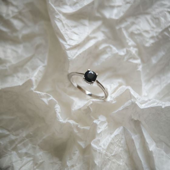 Серебряное кольцо с сапфиром 0.65ct