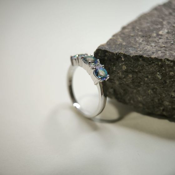 Серебряное кольцо с мистик топазом 1.22ct