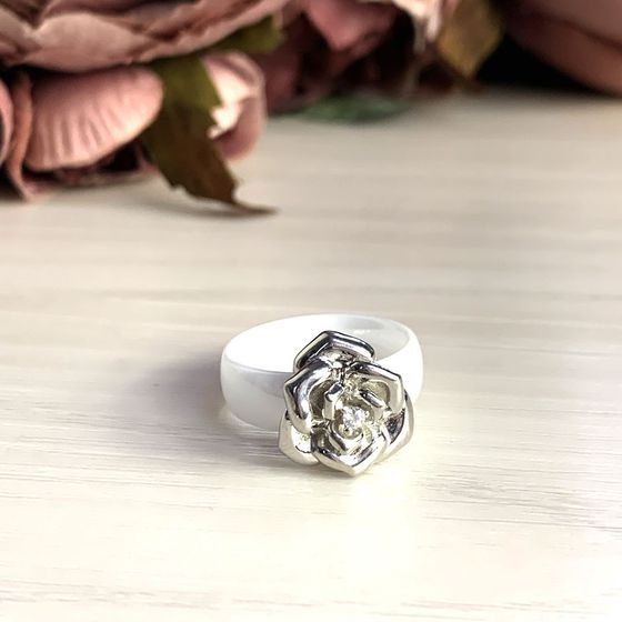 Серебряное кольцо с керамикой