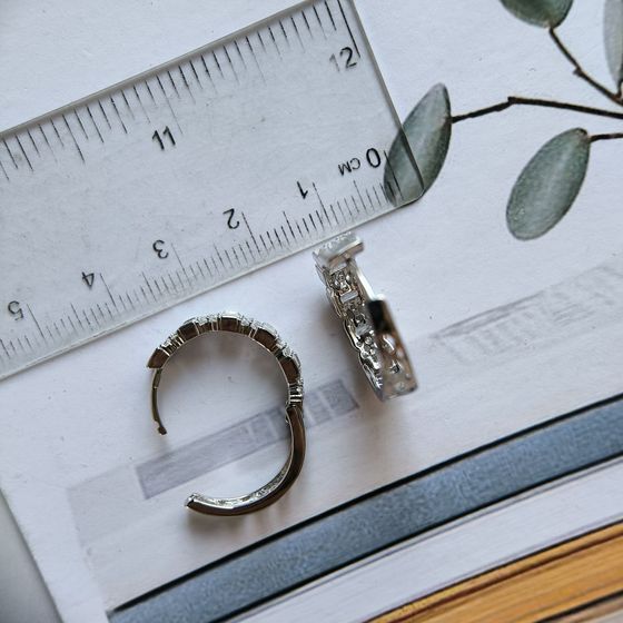 Серебряные серьги с фианитами
