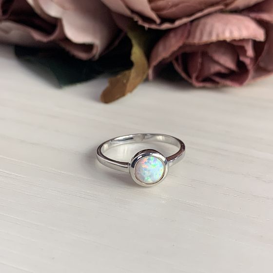 Серебряное кольцо с опалом