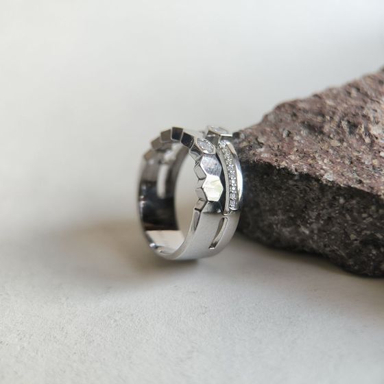 Серебряное кольцо с фианитами