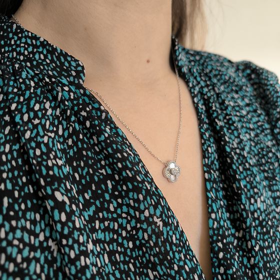 Серебряное колье с фианитами