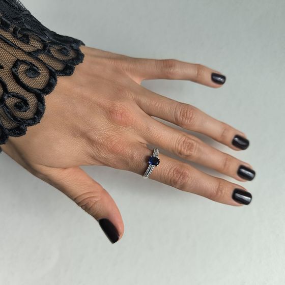 Серебряное кольцо с сапфиром nano 0.923ct, фианитами