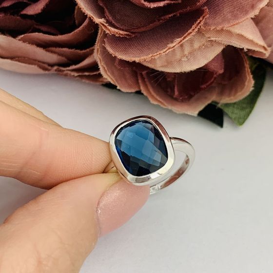 Серебряное кольцо с топазом Лондон Блю 5.27ct