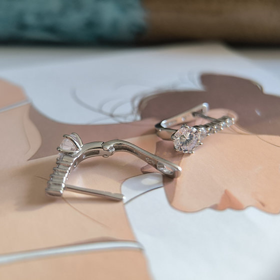 Серебряные серьги с фианитами