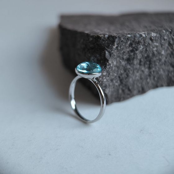 Серебряное кольцо с фианитами