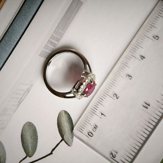 Серебряное кольцо с рубином 3.045ct
