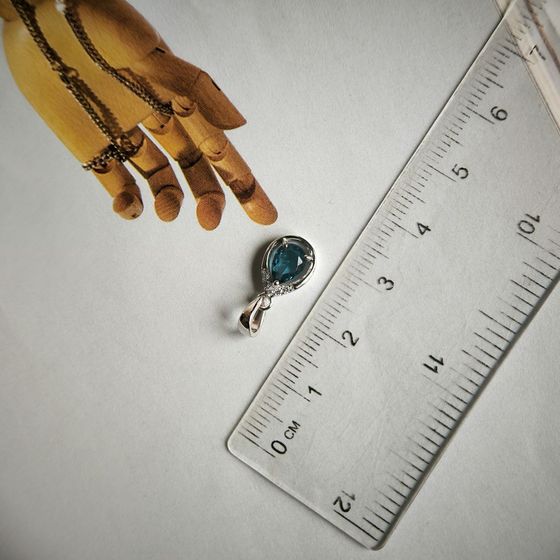 Серебряная подвеска с топазом Лондон Блю 0.547ct