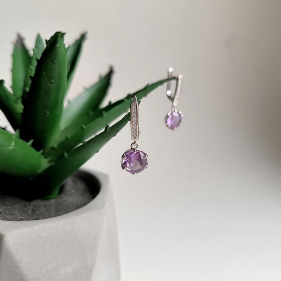 Серебряные серьги с александритом 7.403ct, фианитами
