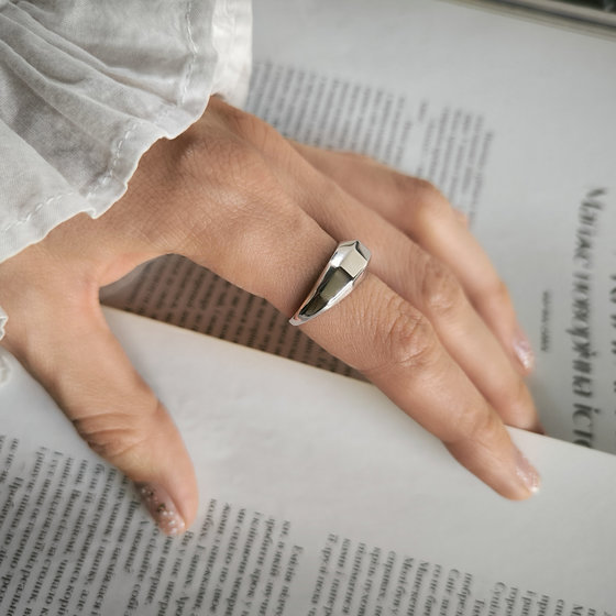 Серебряное кольцо без камней