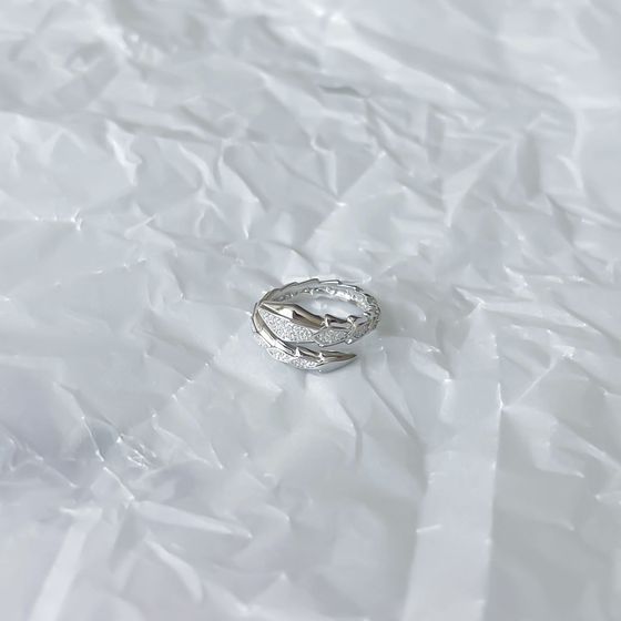 Серебряное кольцо с фианитами