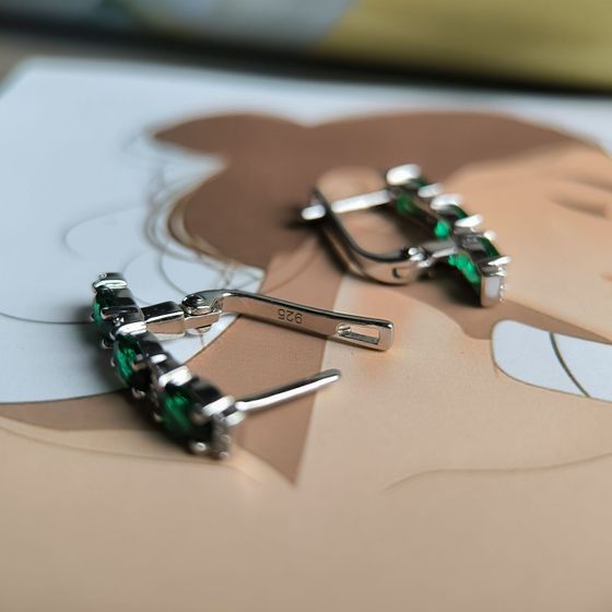 Серебряные серьги с изумрудом nano 8.565ct