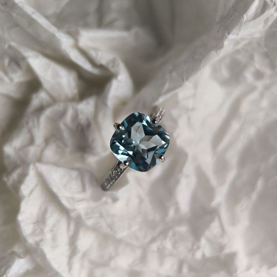 Серебряное кольцо с топазом 5.29ct