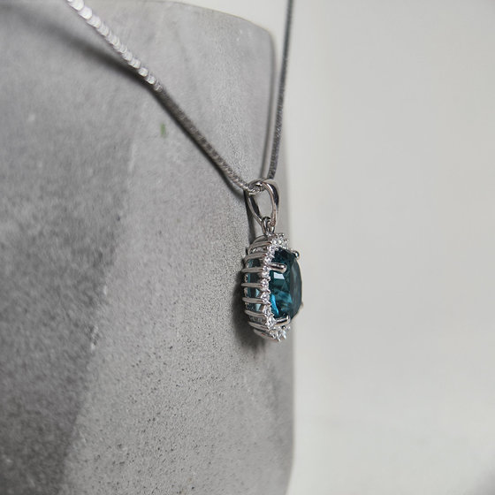 Серебряная подвеска с топазом Лондон Блю 2.288ct, фианитами