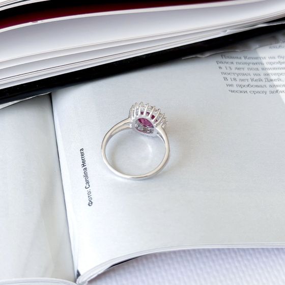 Серебряное кольцо с рубином 4.043ct, фианитами
