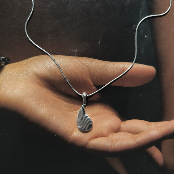 Серебряная подвеска без камней