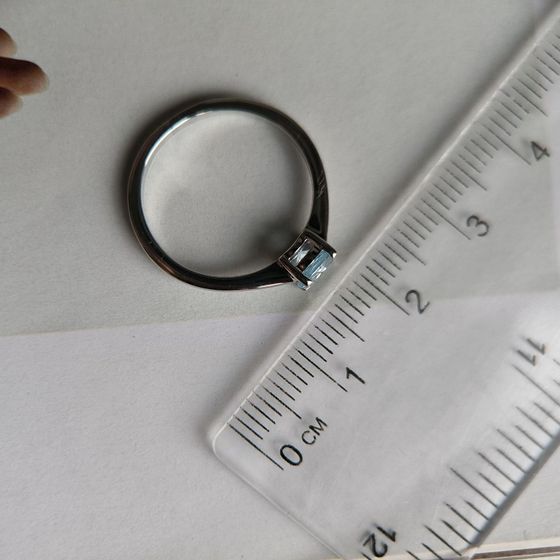 Серебряное кольцо с топазом 0.6ct