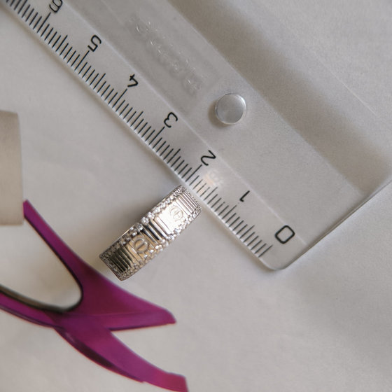 Серебряное кольцо с фианитами