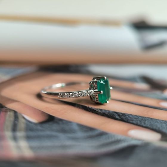 Серебряное кольцо с агатом 1.148ct, фианитами