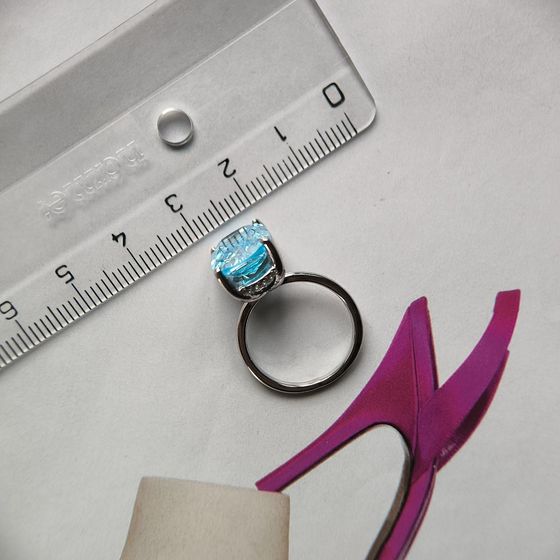 Серебряное кольцо с топазом