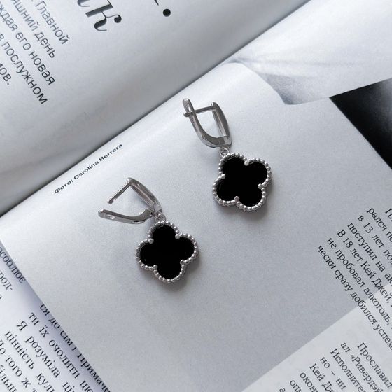 Серебряные серьги с ониксом
