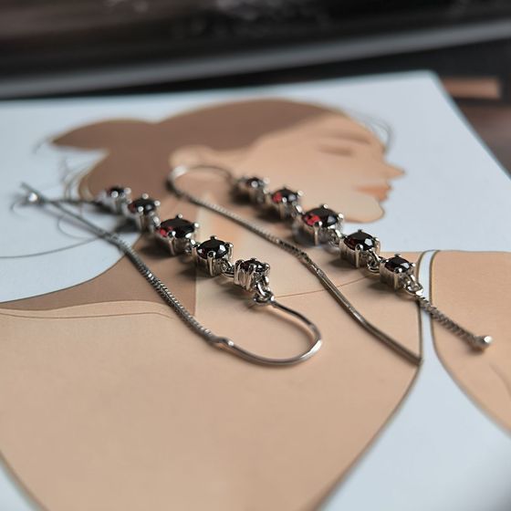 Серебряные серьги с гранатом 3.099ct