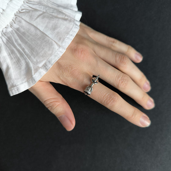 Серебряное кольцо с фианитами